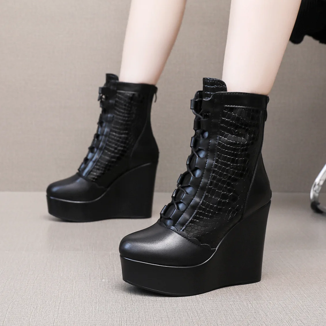 

10 см, 12 см, маленькие размеры 33–43, универсальные ботинки из натуральной кожи, осень-зима, 2025 г., мотоциклетные ботинки на высоком каблуке на танкетке, офисные ботинки для мамы