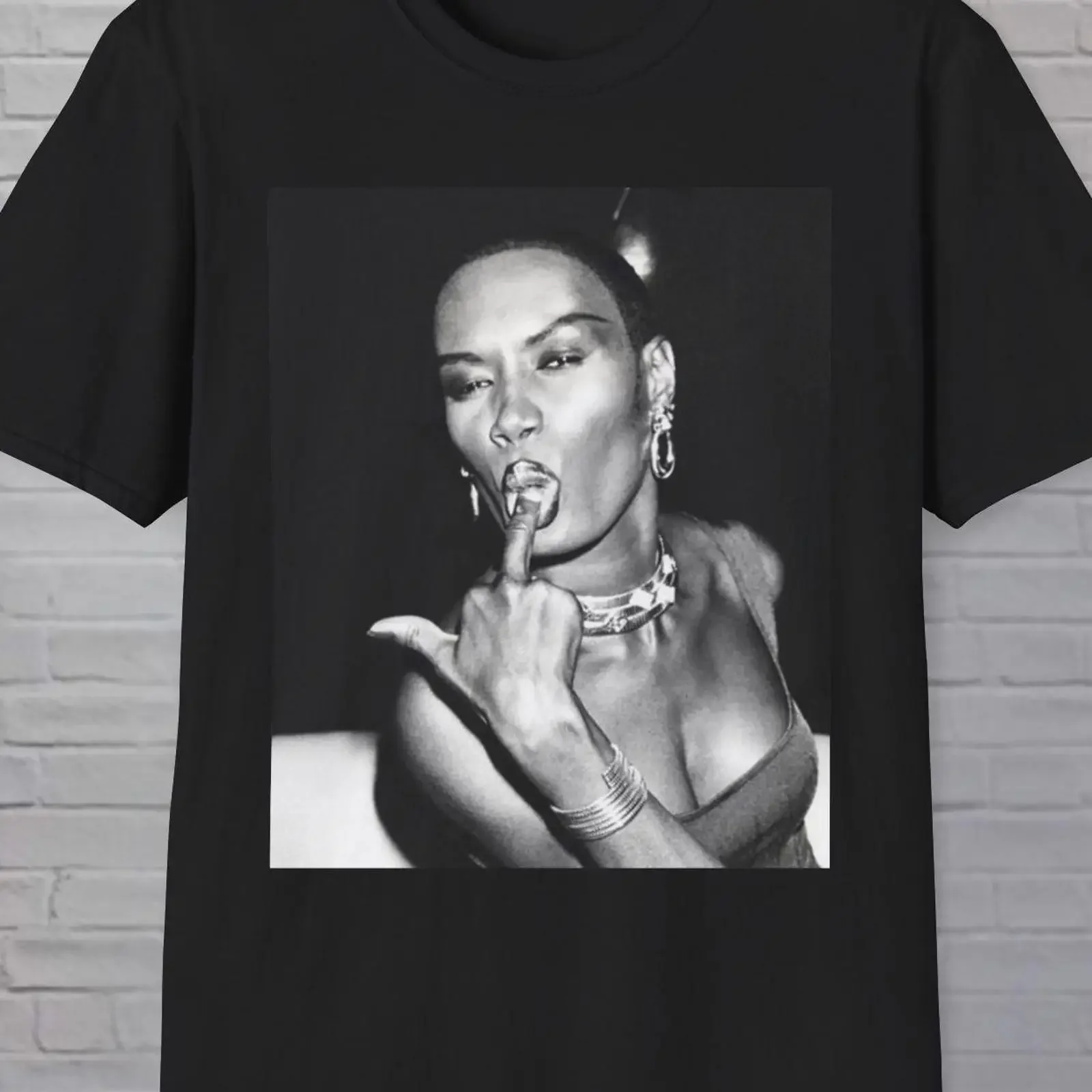 Grace Jones Jamaican 80s Pop Music Singer Model Middle Finger Suck T Shirt Vintage Retro Fashion Casual  vintage Washed