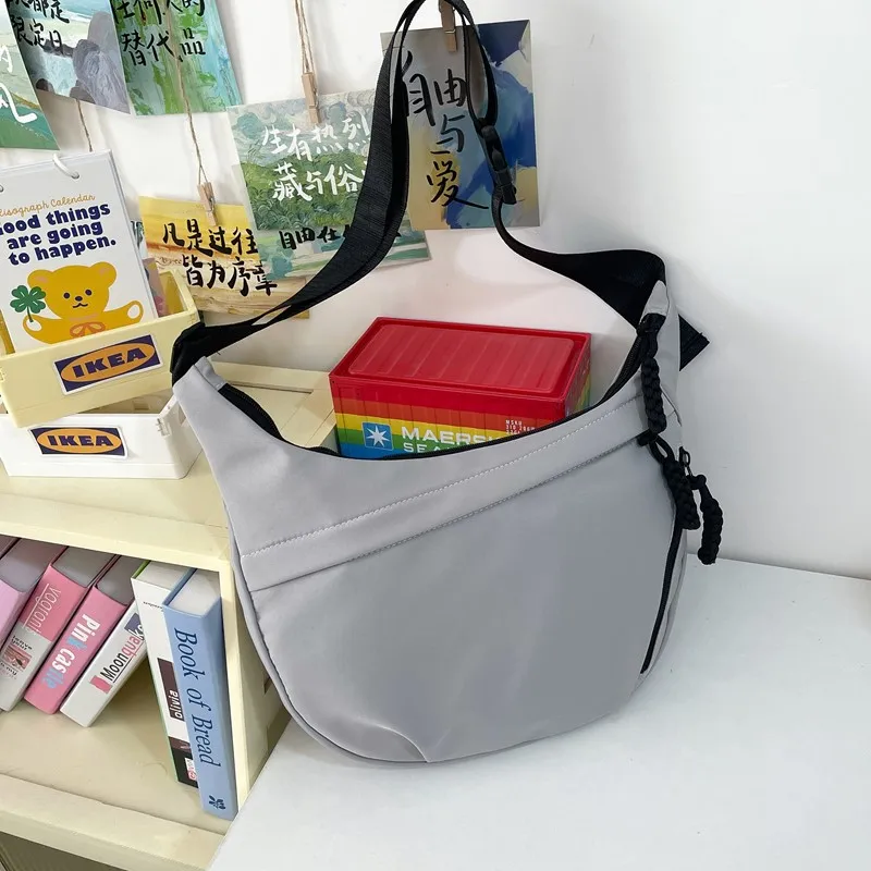 

Casual Nylon Hobos Shoulder Bags for Women Versatile Solid Color Ladies Crossbody Bag Outdoor Travel Portable Female Handbags