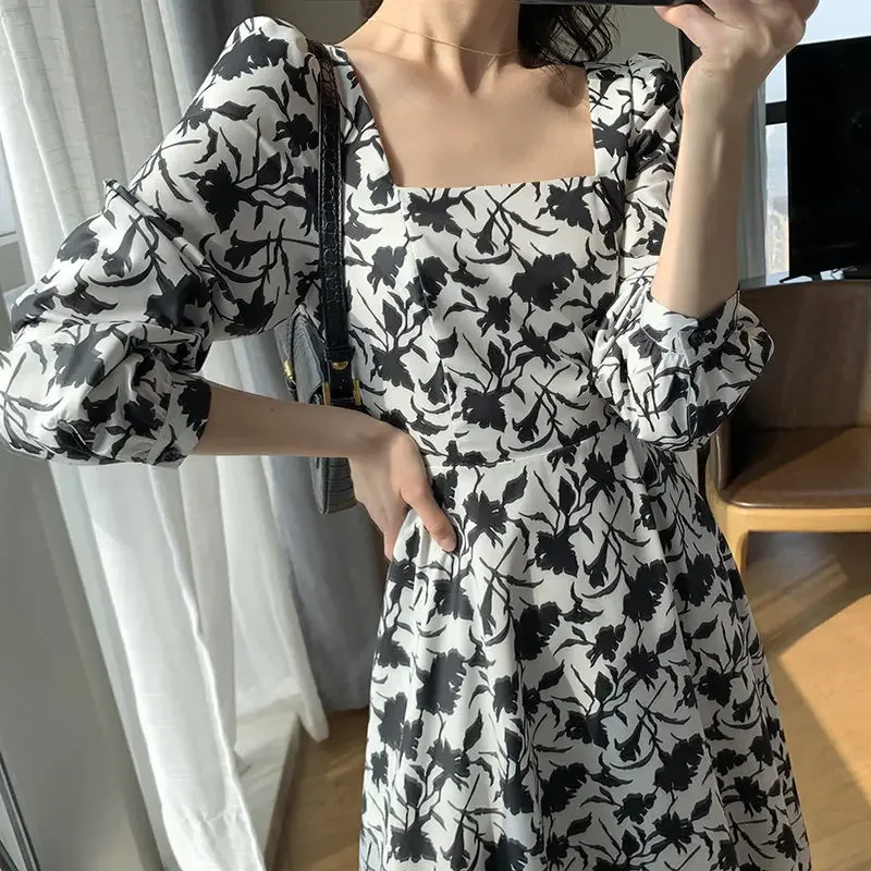 Abito con maniche a sbuffo Donna Stile francese Stampa floreale Autunno Moda irregolare Nuovo Harajuku All-match Vestito estivo Mujer Vestido Accogliente