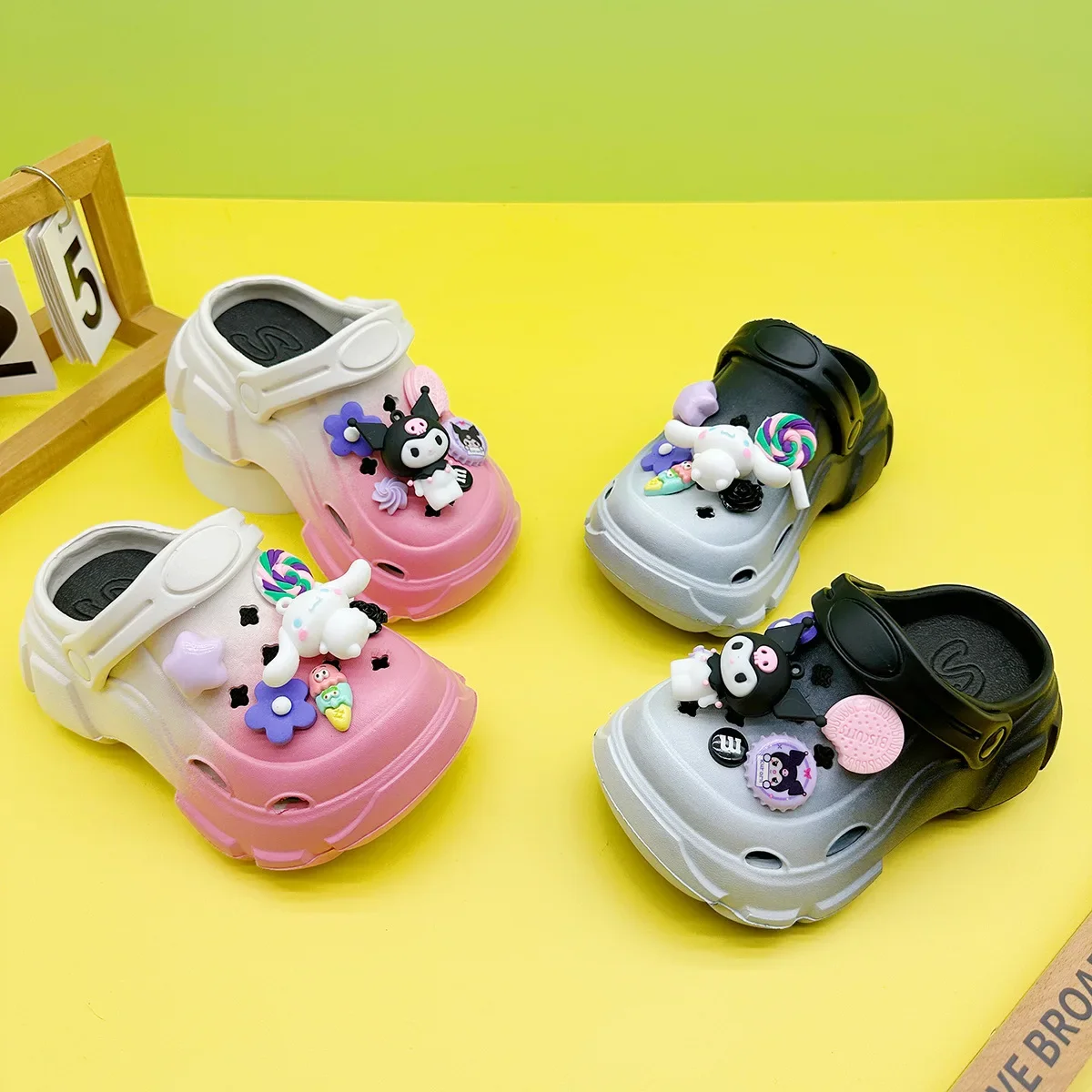 Sanrio Kuromi Clogs Cinnamoroll Summer Soft Sole Comfortable Slippers Non-slip Cute Cartoon Girly Toe Toe Sandals Kawaii Gift