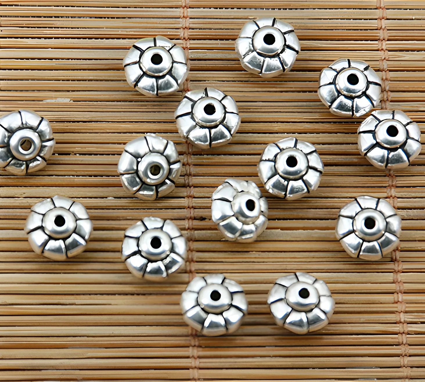 

20pcs 10*6mm Alloy matel tibetan silver spacer bead HWEF1930