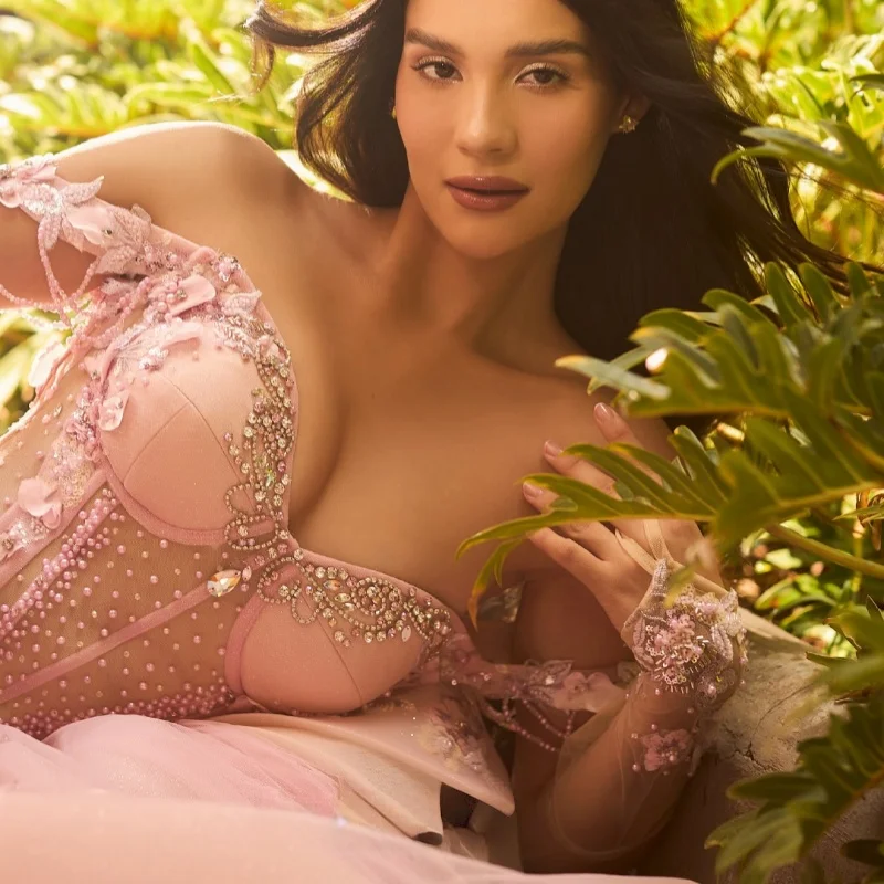 

Блестящее розовое платье Quinceanera с открытыми плечами, многослойное кристаллическое блестящее 3D цветочное наклейка с бантом, платья de 15, Quinceanera ﻿ Настроить