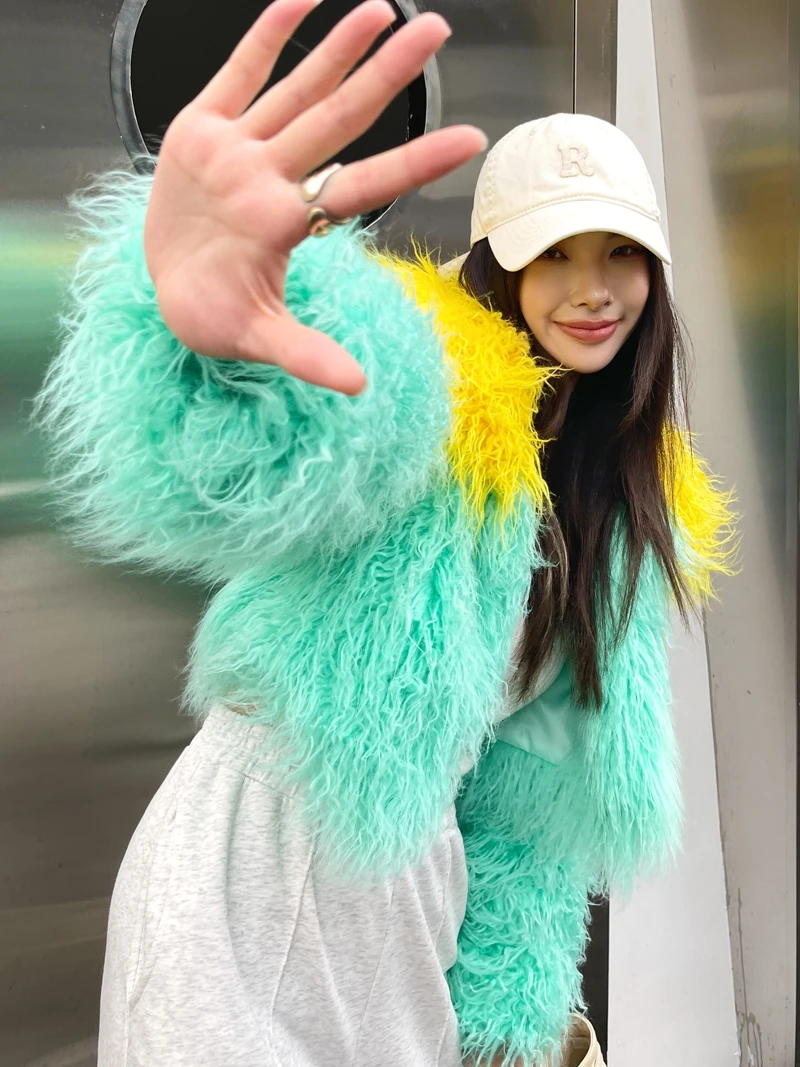 2024 Autumn and Winter New Niche Fur Blue Coat Imitated Sheep Long Turn-down Collar Green Short Top