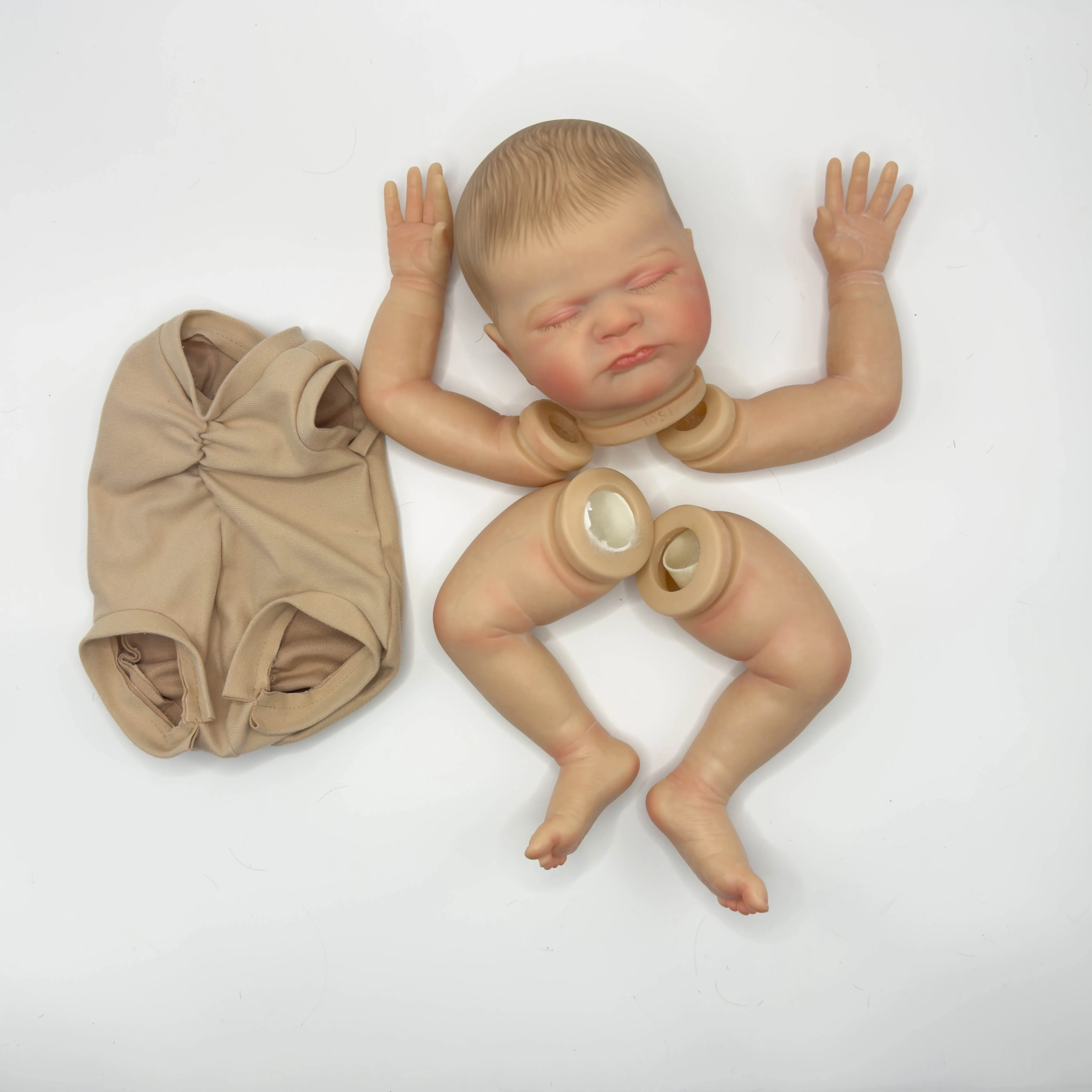 

NPK 19-дюймовые макс. уже окрашенные наборы. Очень реалистичные с множеством деталей. Вены такие же, как на картинке с тканевым корпусом.