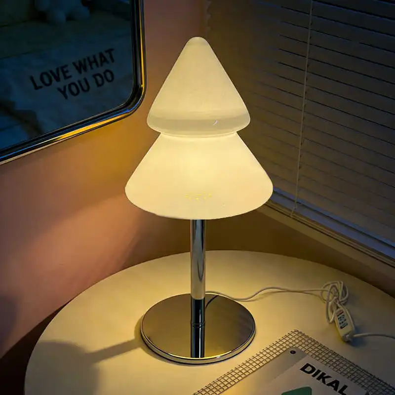 Lampa stołowa w stylu Bauhaus, choinka, dziewczęca, do salonu, sypialni, lampka nocna, dekoracyjna, tworząca atmosferę.