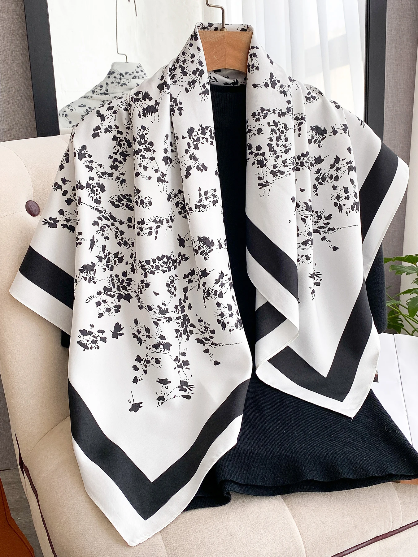 

Printed Cotton Ladies Square Scarf Women Silk Scarves Bandanas Luxury Beach Shawl Wraps Elegant Hijab Neckerchief