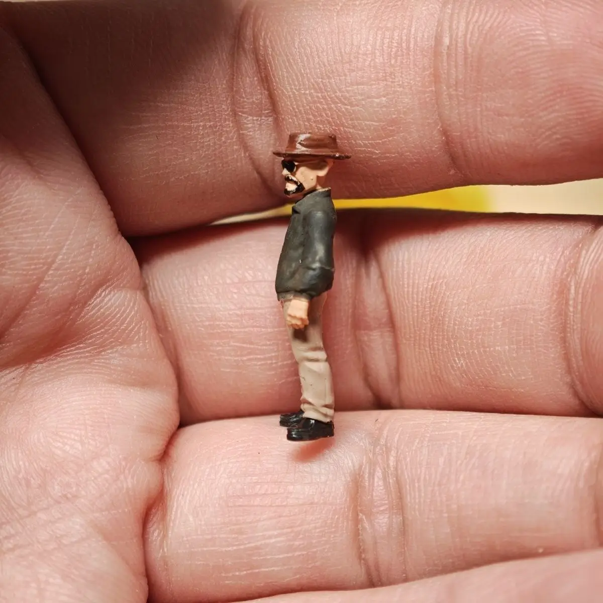 1/64 modelo de resina em miniatura garagem carro cena walter boneca branca estatuetas diorama