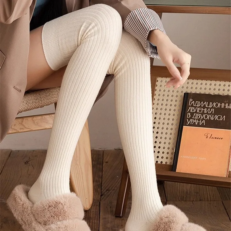 النساء الجوارب الطويلة الصوف الناعم بلون الفخذ العليا جوارب مجعد أسود أبيض رمادي الجوارب الخريف الشتاء الدافئة فوق جوارب طويلة