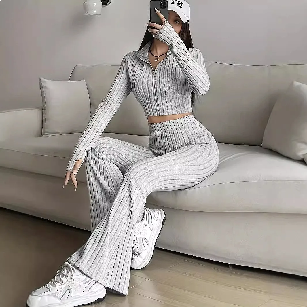 Conjunto de Moda de Color Sólido con Textura Acanalada, Top Corto de Manga Larga con Cierre y Pantalones Acampanados de Cintura Alta, Traje Enterizo para Mujer