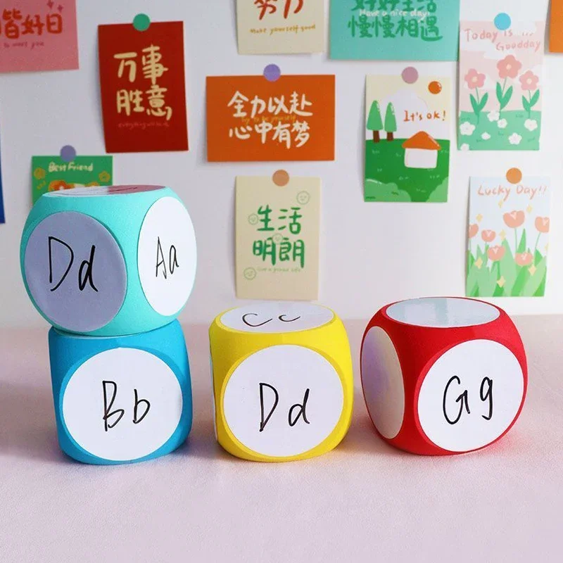 A VA dice EVA erasable dice randomly presented two whiteboard pens random color, suitable for parents to children's teaching, bu