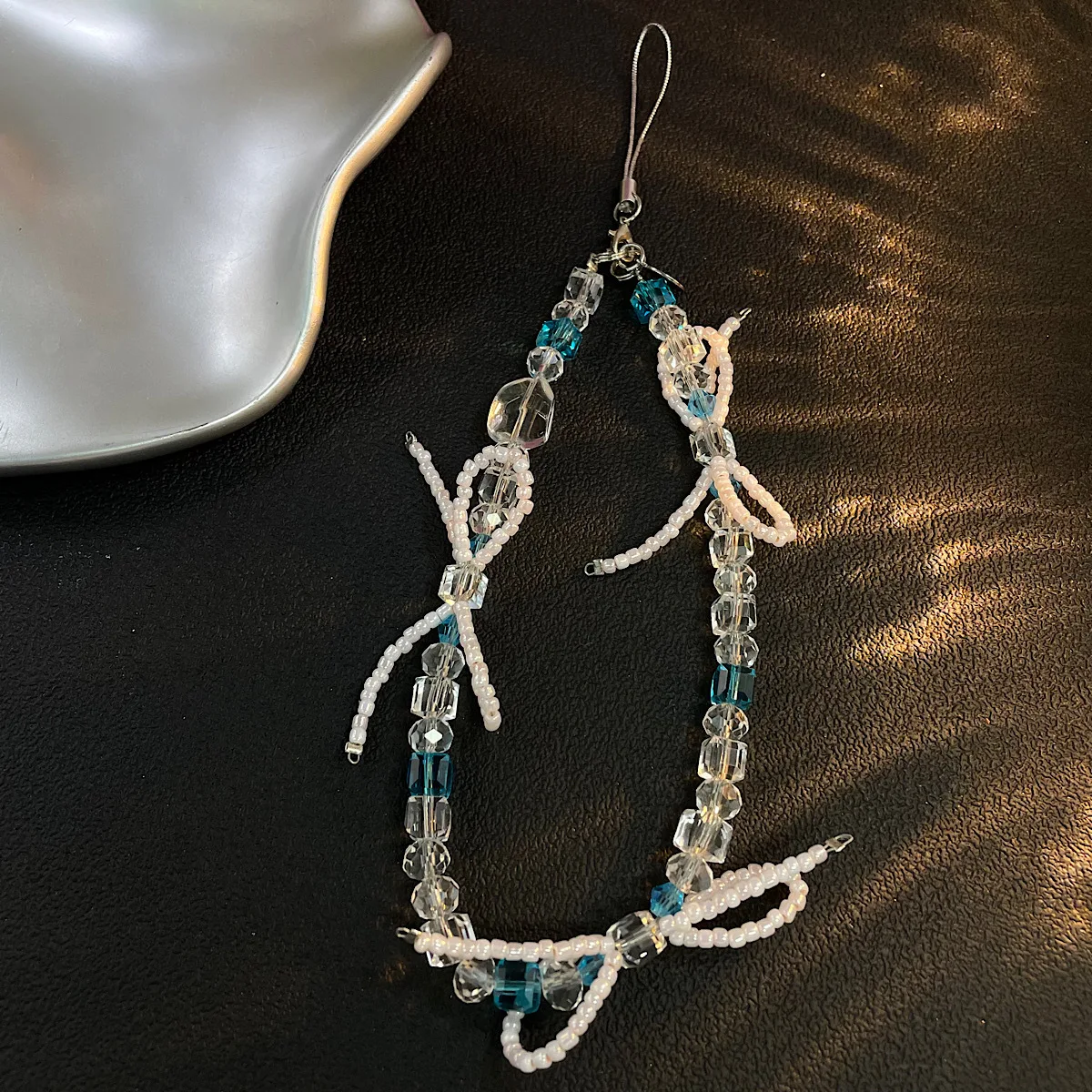 

Короткий ремешок для мобильного телефона на запястье с узлом-бабочкой, браслет из бисера, шнур-цепочка, подвесная веревка для iPhone 17 16, ремешок Samsung