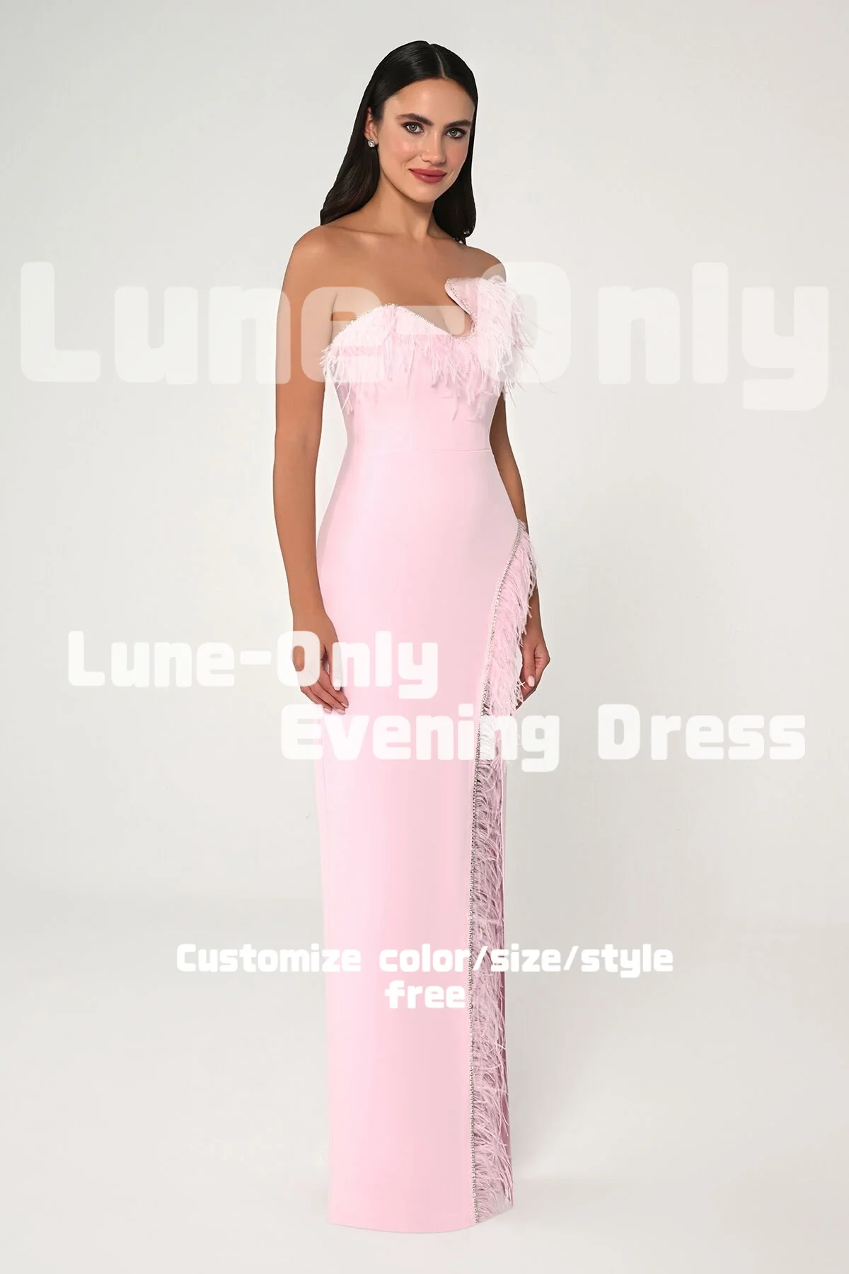 Abiti da sera da donna senza maniche con piume rosa personalizzati Abito da cerimonia elegante con spacco laterale lungo fino al pavimento