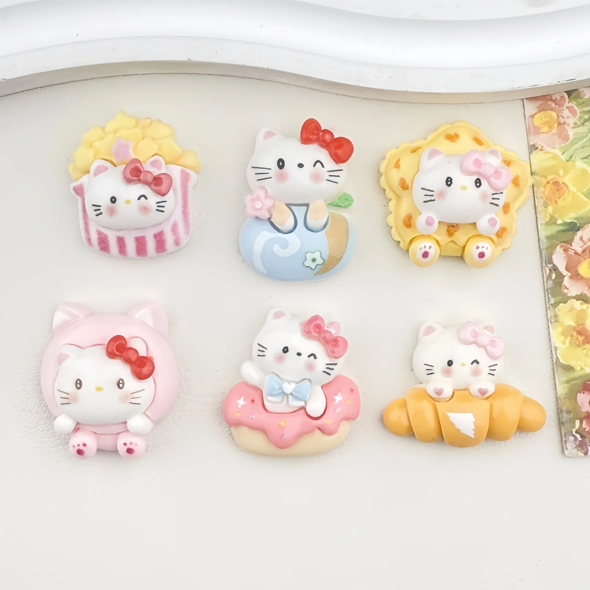 

Sanrio мультфильм моделирование котенка десерт еда игра DIY аксессуары из смолы ручная работа шпилька чашка наклейка веревка кулон материал
