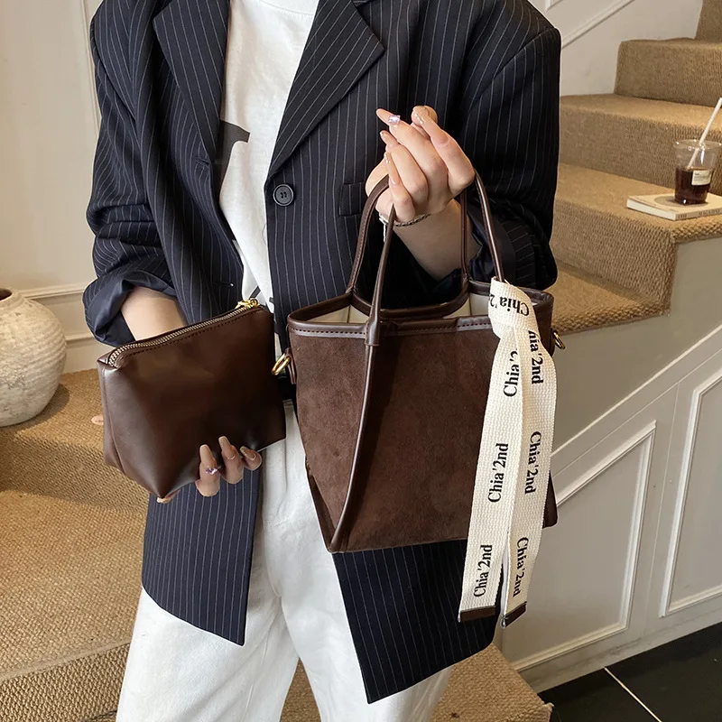 

Сумка-ведро на осень-зиму 2025 года, минималистичный женский кошелек с верхней ручкой, повседневная сумка через плечо, универсальная модная сумка на плечо ​