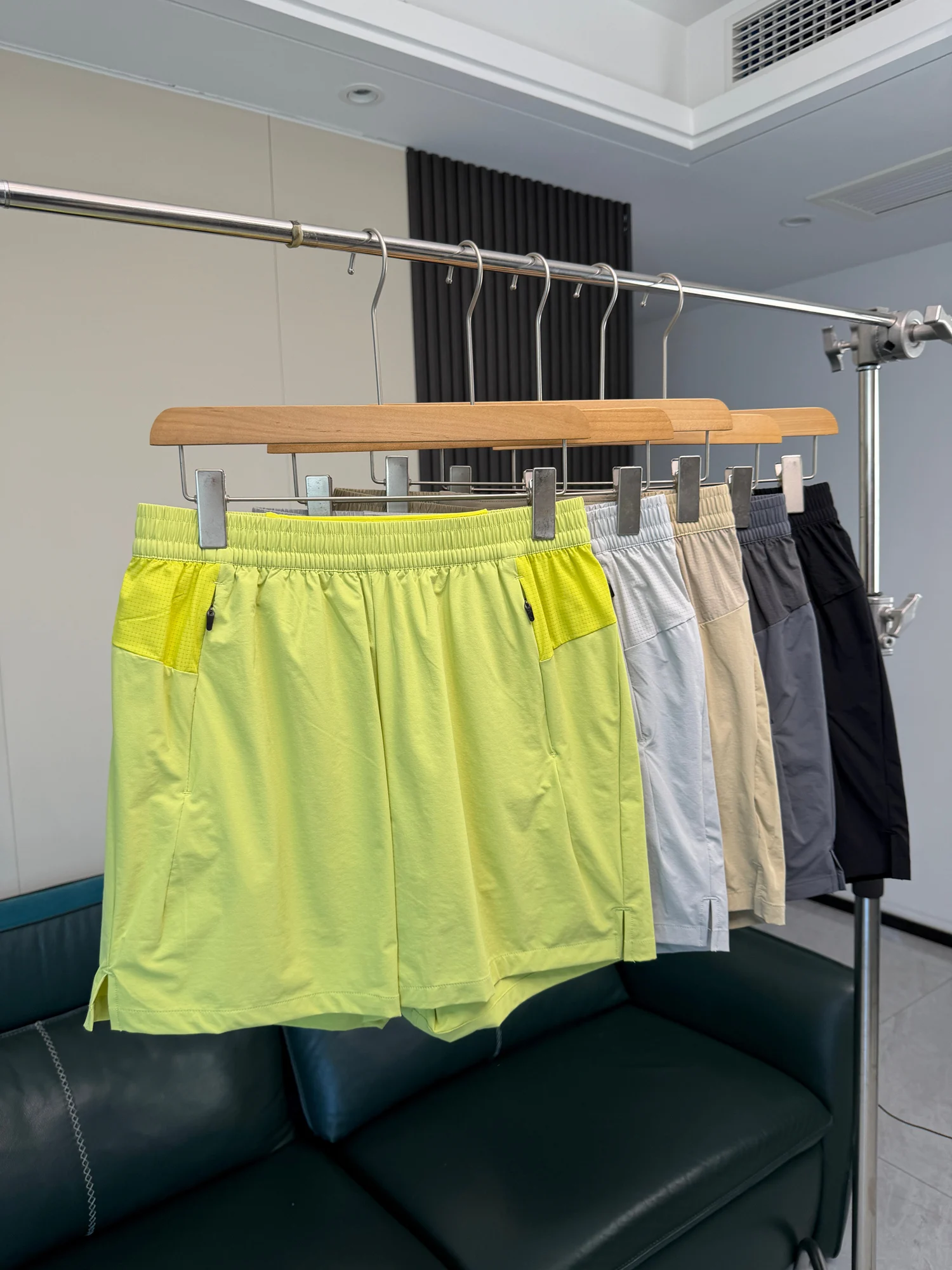 Quick Dry Casual Outdoor Men's Shorts Breathable Lightweight Summer Shorts Elastic Multidirectional Straight Leg Tube