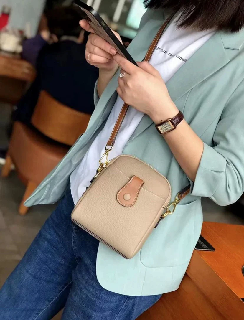 

2026 New Niche Top-Grain Cowhide Women's Crossbody Phone Bag, Casual Genuine Leather Women's Bag, Multifunctional Coin Purse