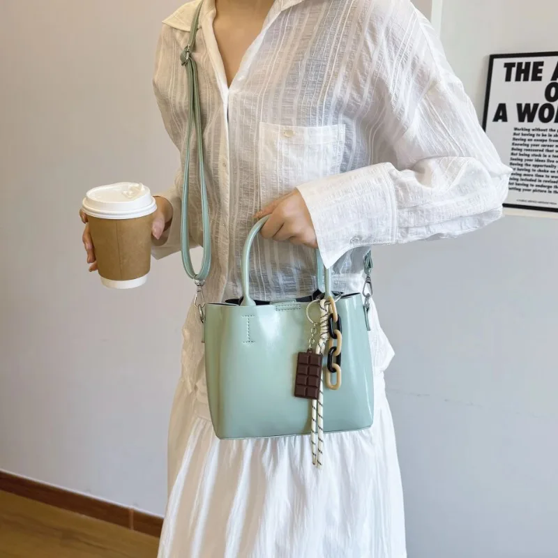 Женская кожаная сумка через плечо в стиле ретро с масляным воском, новинка 2025 года, модная универсальная сумка, высококачественная пригородная сумка-мессенджер