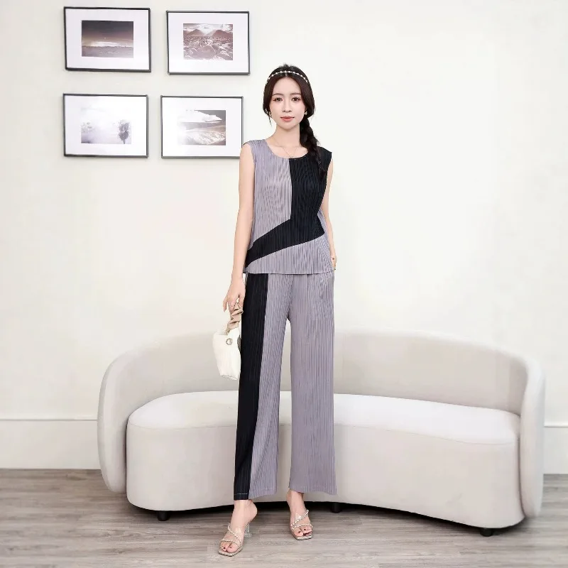 Three-Wrinkle Color-Block Design Pleated Two-Piece Set Sleeveless Vest Wide-Leg Pants Summer Versatile Elegant Casual Outfit