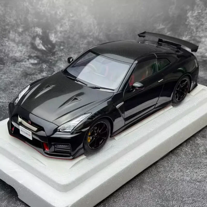 Modelo de simulação de liga AUTOart 1/18 Nissan GT-R (R35) 2022, coleção infantil de brinquedos decorativos, presentes de feriado para amigos.