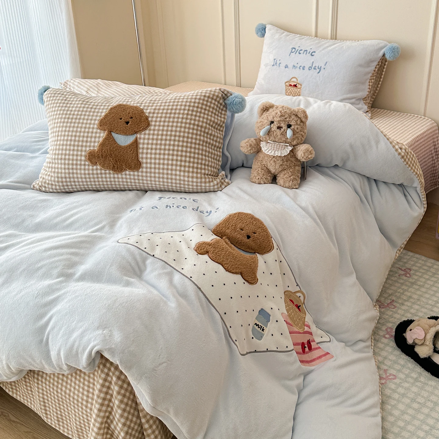 New Milk Velvet Autumn Winter Warm Bedding Set Soft Cartoon Pattern Embroidered Duvet Cover Sheet Pillowcases High End Bed Set