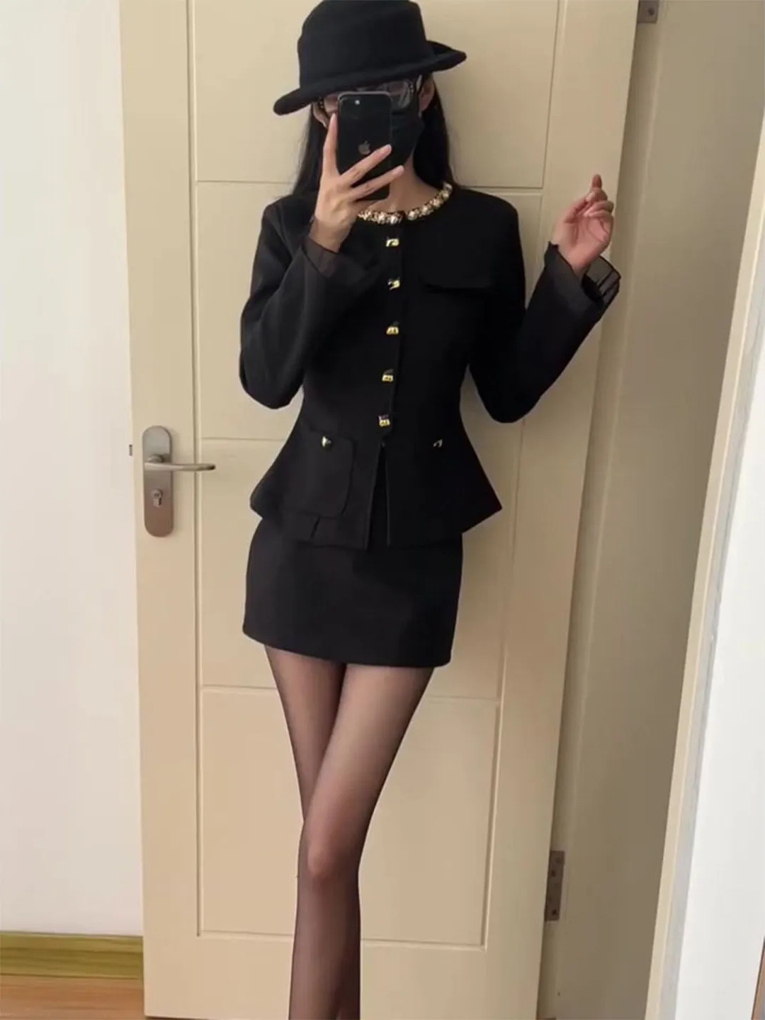 

Retro Short Coat And Skirt Set Women's Fashion round Neck Wrap Body Autumn Winter New Style Two Piece Set Luxury Leisure Style