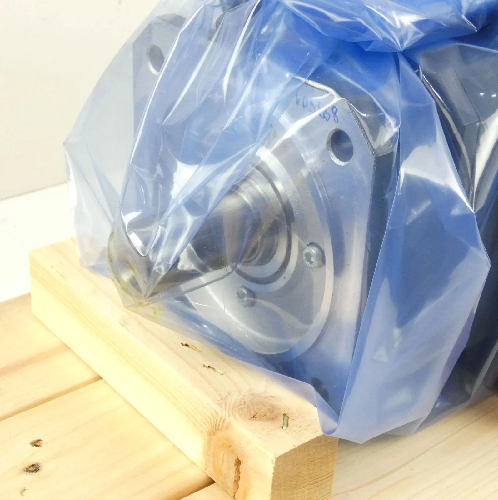 العلامة التجارية الجديدة 1FT6086-8SF71-1TB0 1FT6084-8SF71-1EH0 ضمان لمدة سنة واحدة