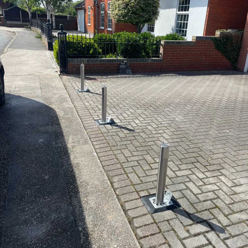 Retractable Safety Guardrail Stainless Steel Manual Telescopic Barrier Portable Expandable Isolation Fence for Public Area