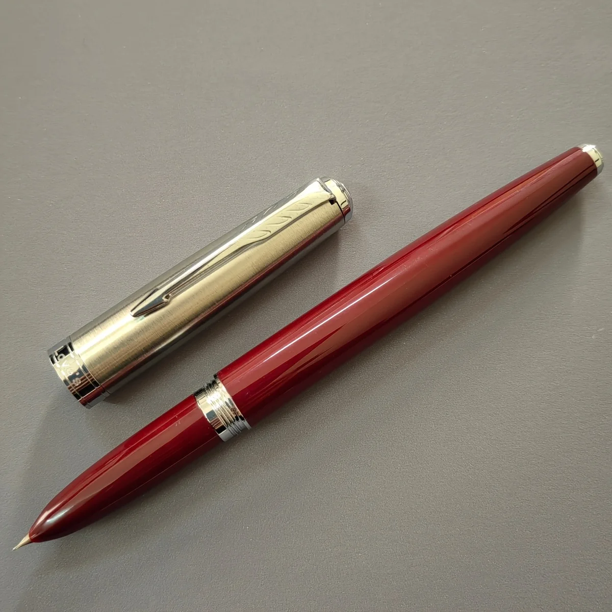 

1 шт. перьевая ручка, 0.001 мм. Скрытый наконечник 38 мм, подходит для каллиграфии, идеально подходит для творческой работы, держатель для ручки из нержавеющей стали, завинчивающаяся крышка, элегантный и высококачественный, благородный и роскошный, подход