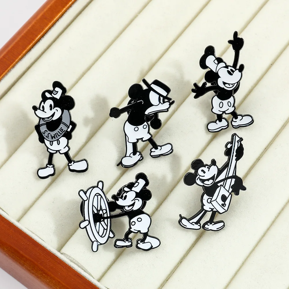 5styles Disney Original Black White Mickey Mouse Brooch Enamel Pins Backpack Decoration Badge Children Jewelry Gifts Accessories