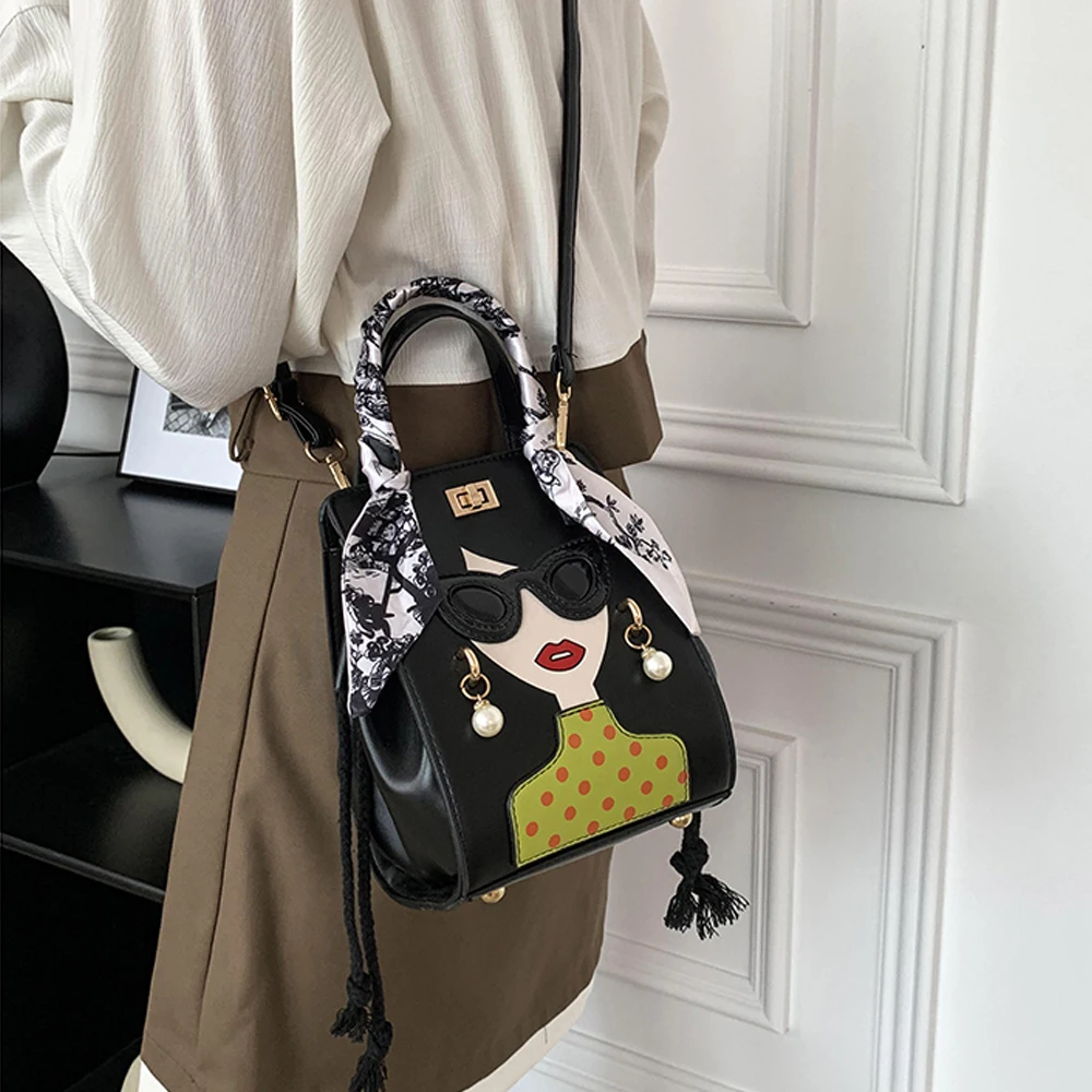 حقيبة كروس نسائية صيفية جديدة لعام 2024 بكتف ناعم حقيبة صغيرة غير رسمية محمولة باليد