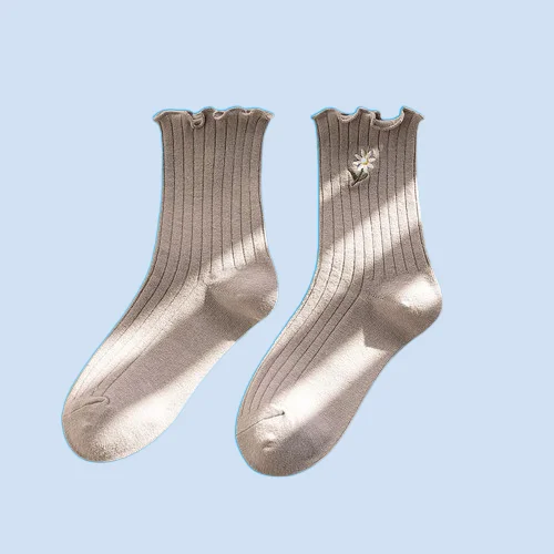 Calcetines de encaje de algodón para mujer, medias apiladas con bordado de flores pequeñas, borde de oreja de madera, a la moda, novedad de primavera, 5/10 pares