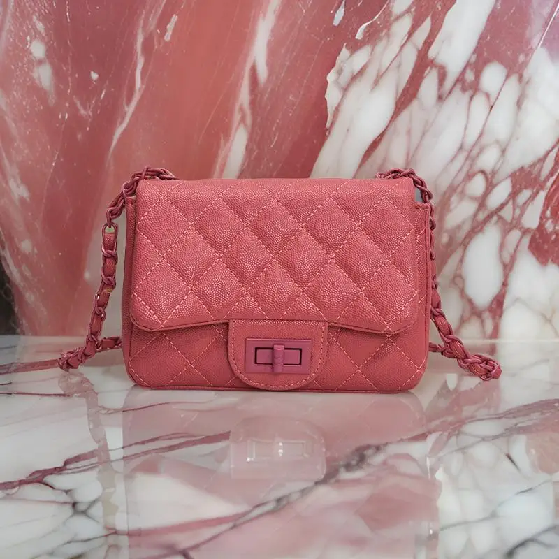 

Стильный через плечо с буквенным логотипом — дизайнерский кожаный кошелек с минималистским шармом в стиле ретро и функциональностью современной парижской сумки-тоут