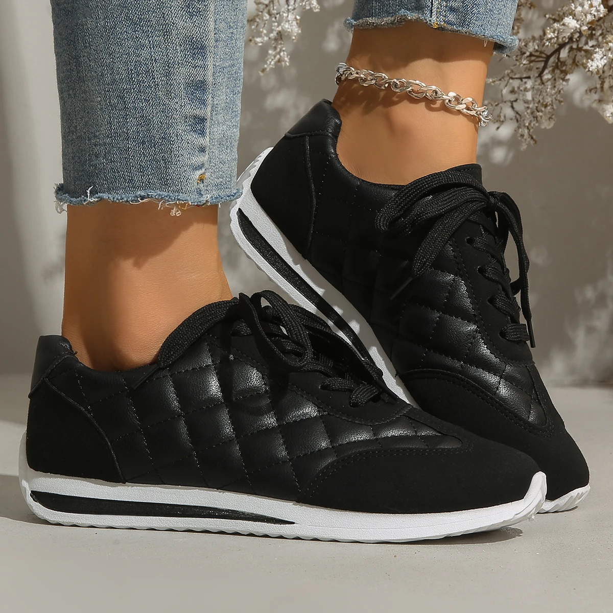 

Women Sneakers New Luxury Flat Loafers Comfortable Slip on Soft Female Sneakers Lightweight Outdoor Shoes Zapatos De Mujer