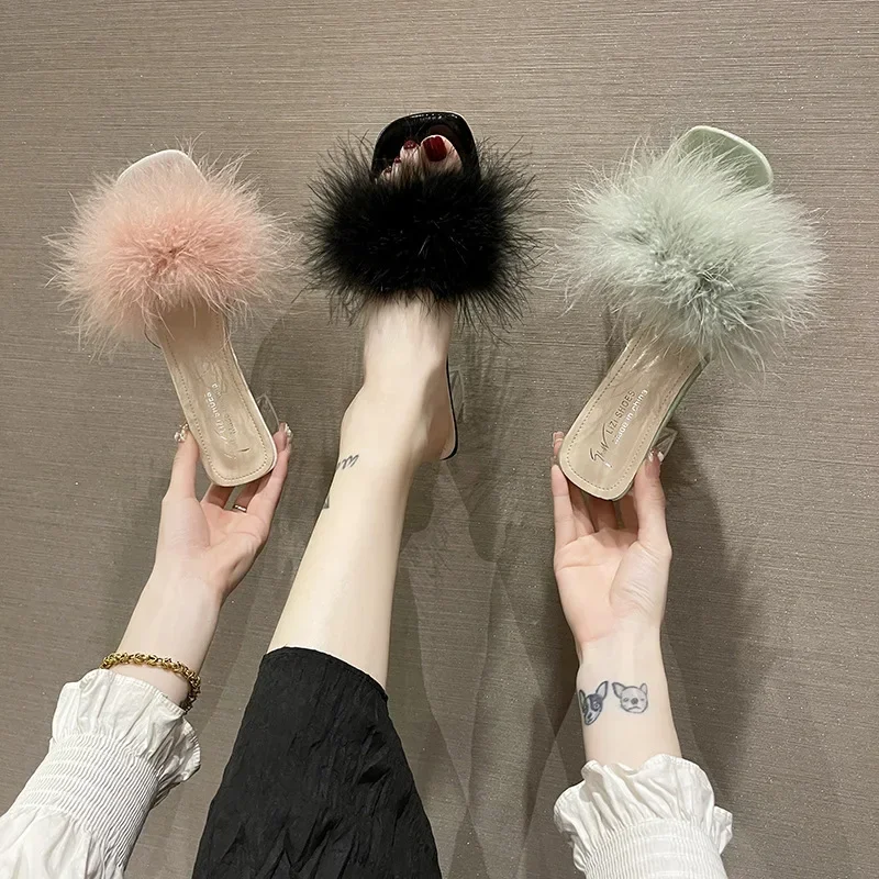 Nowe letnie puszyste Peep Toe Sexy wysokie obcasy damskie buty Fur Feather Lady moda ślubna wsuwane różowe kwadratowe noski damskie sandały