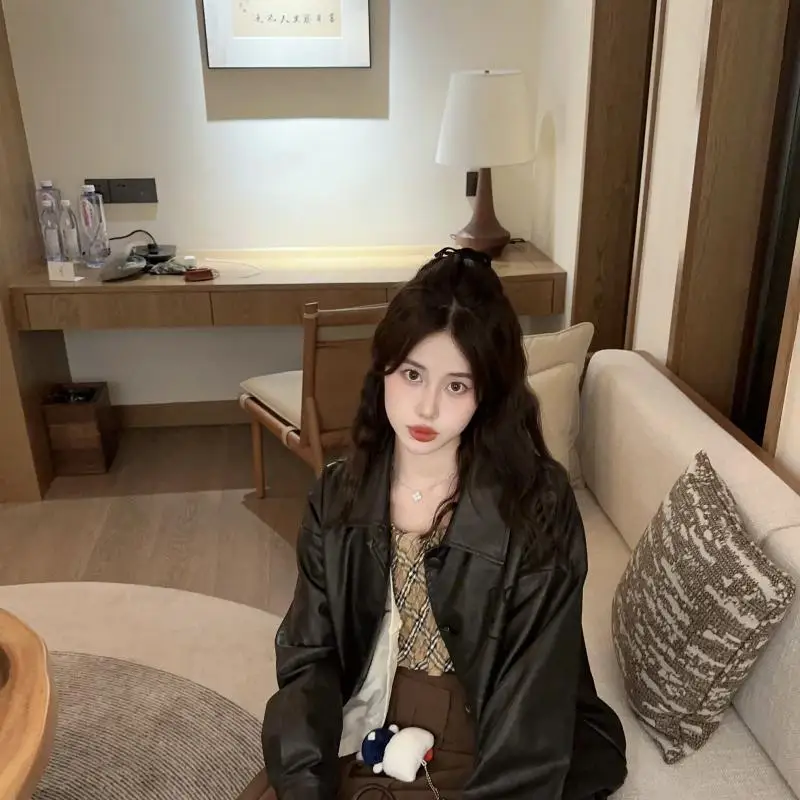 2025 Kawaii سانريو مرحبا كيتي الخريف/الشتاء الرجعية المطرزة معطف أسود حلو كول تنوعا معطف سترة علوية الفتيات الهدايا اللعب