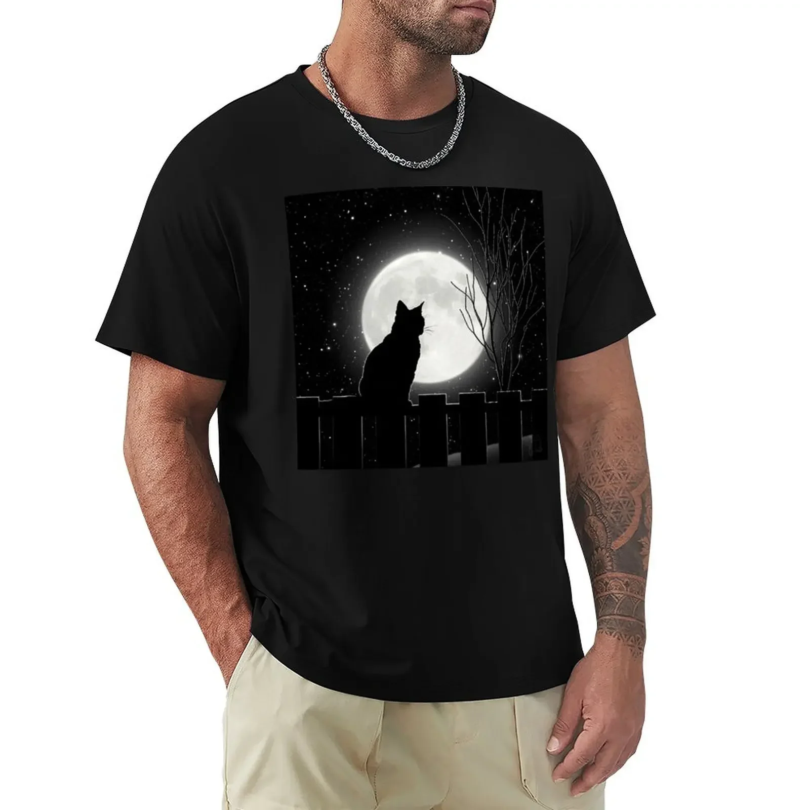 Silent night Cat looking at the full moon T-Shirt sports fans vintage graphic tee oversized mens big and tall t shirts