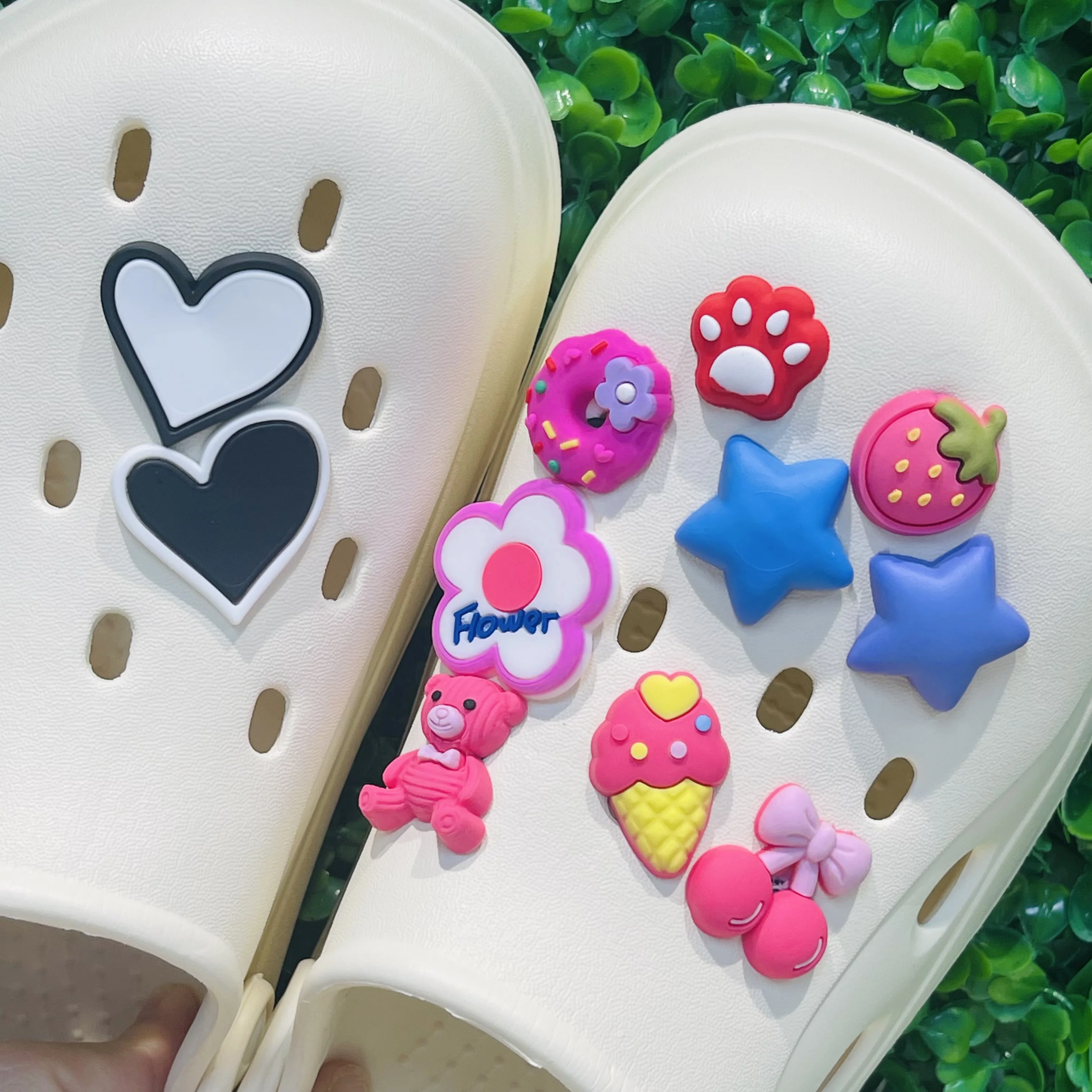 New 1-11pcs Cartoon Heart Doughnut Flower Bear Strawberry Star PVC Shoe Charms Garden Shoes Button Accessories Sandals Ornaments