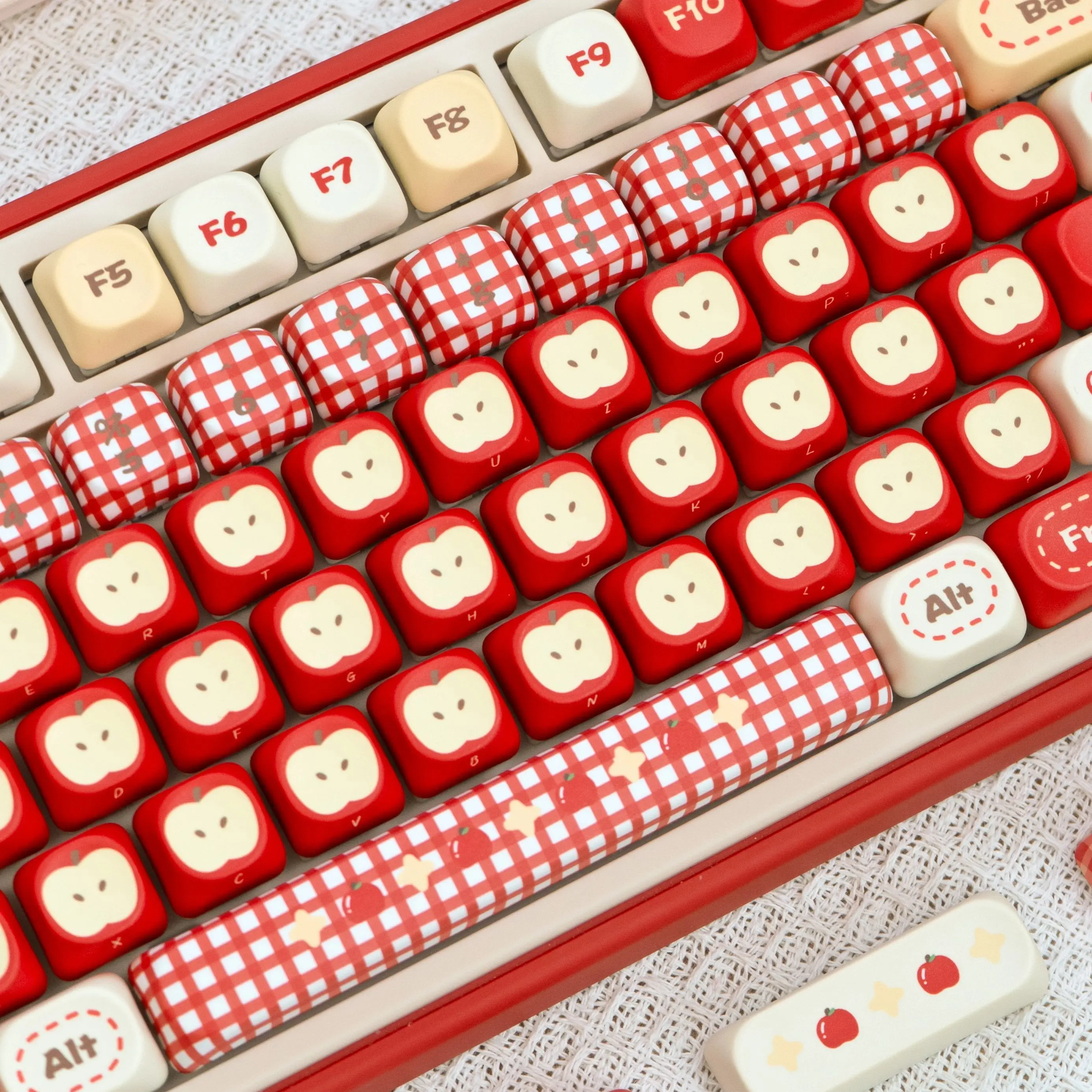 URE Cartoon Red Apple-shaped Keycaps MOA Profile PBT Dye Sub Cute Keycap for 61/68/75/87/98/104/108 MX Mechanical Keyboard