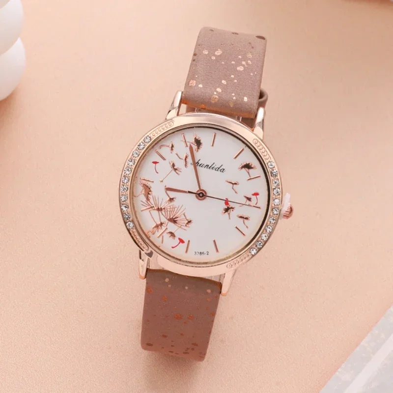 

Fashionable Trendy Wristwatches New Round Women's Watches with Korean Style Leather Strap Student Quartz Watch for Women Relojes