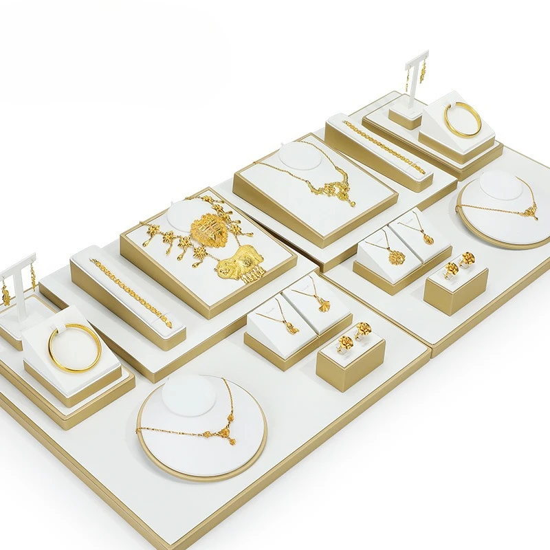 

Кожаная подставка для ювелирных изделий, минималистичный держатель для хранения сережек, экспонент-счетчик, ожерелья, браслет, стеллаж для выставки товаров, органайзер для ювелирных изделий