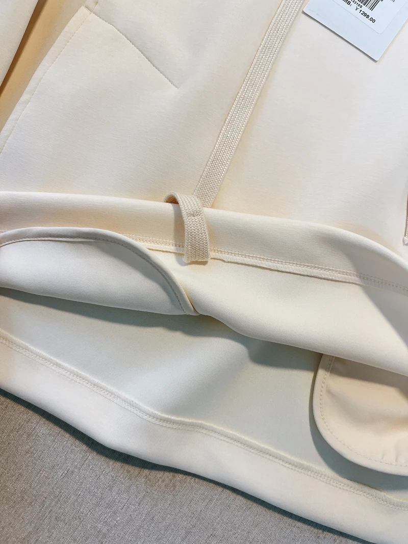 Début de l'automne 2024 Sweat à capuche décontracté en coton pour femme Coupe ample Blanc Haut polyvalent Briti Sle Sweat-shirt Coton confortable...