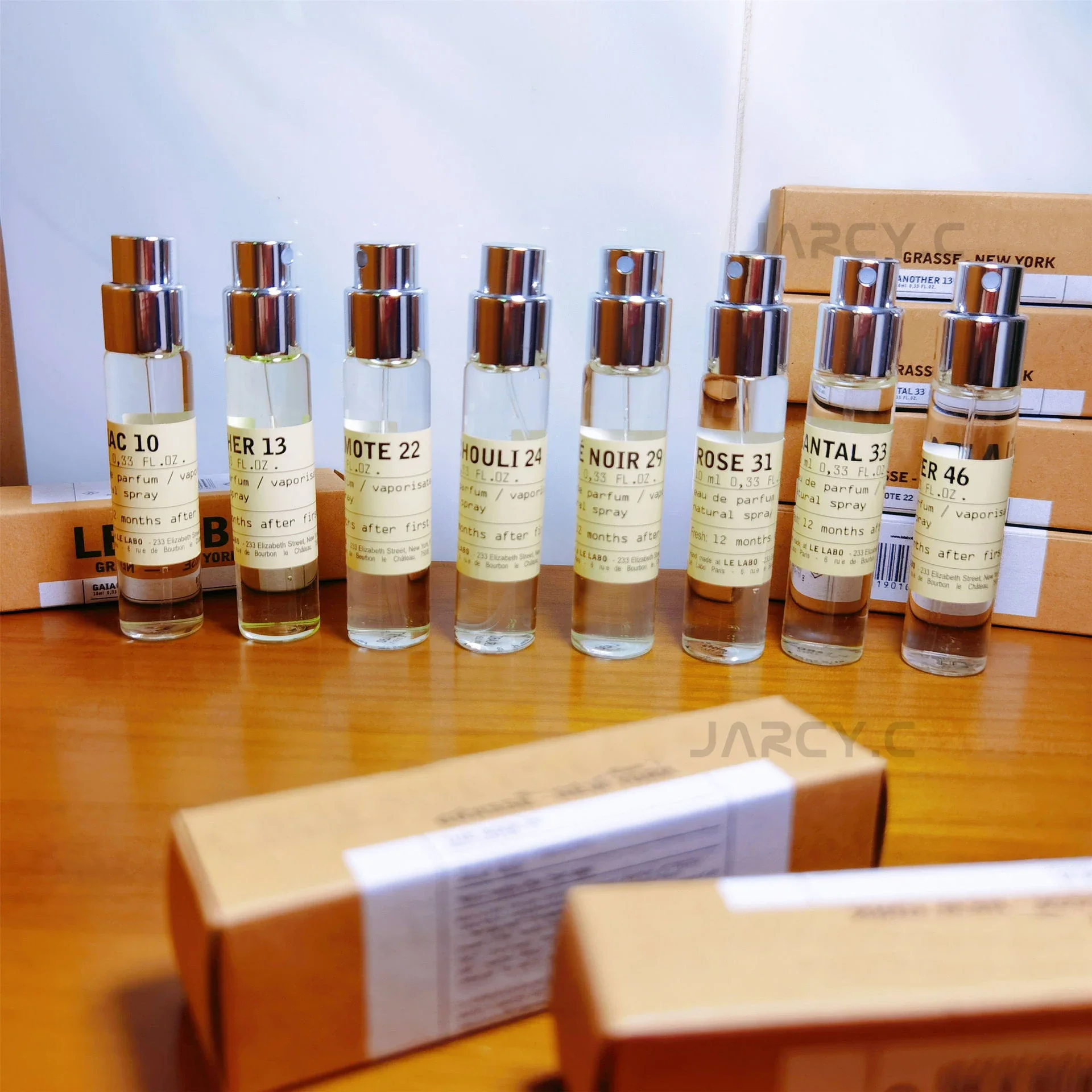 زجاجة عطر صغيرة محمولة قابلة لإعادة الملء سعة 10 مل مع مضخة رائحة رذاذ حاويات مستحضرات التجميل الفارغة زجاجة رذاذ الرذاذ