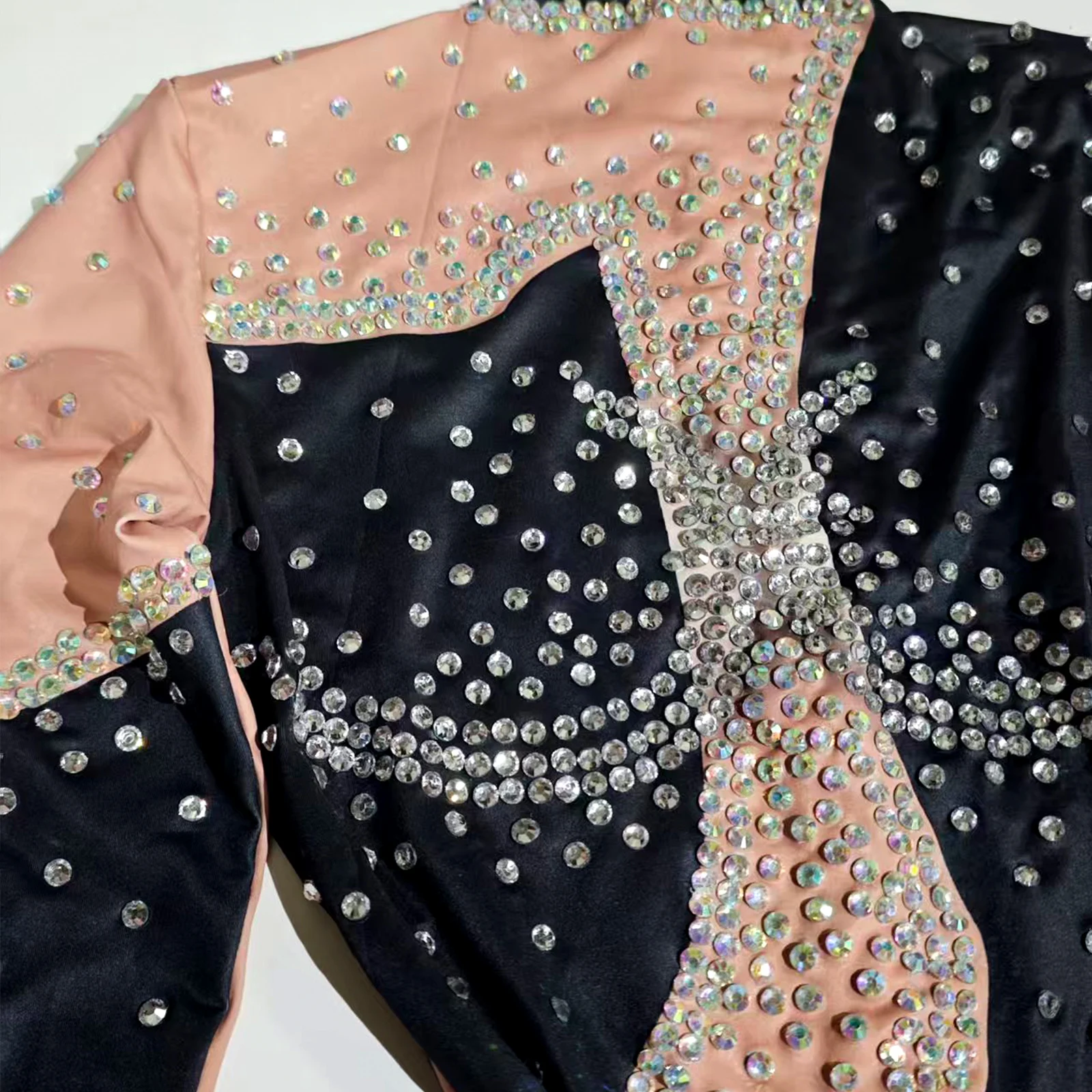 مثير الرقص عارية حجر الراين ارتداءها طويلة الأكمام حزب المغني ملهى ليلي سحب الملكة الزي المرحلة ارتداء الأداء GOGO زي