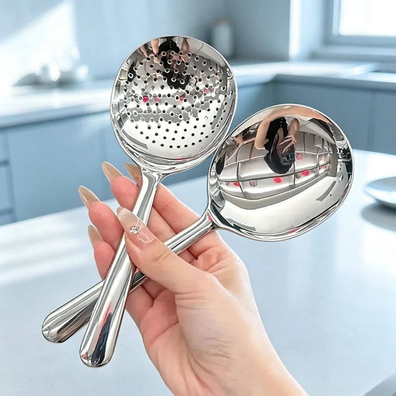 Kurzstieliger Servierlöffel aus Edelstahl, hitzebeständiges Küchenutensil für den Einsatz zu Hause und im Restaurant.