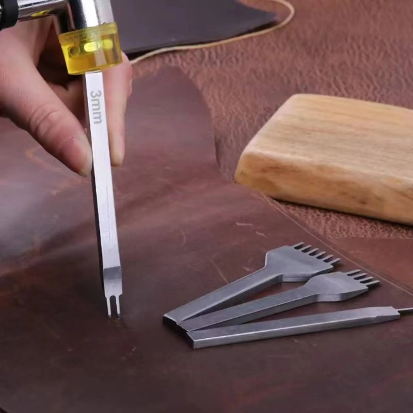 

Leather Hand Sewing Tool Set Multi-Functional Leather Stitching Pierce Kit Leatherworking Tools Long-Lasting Material