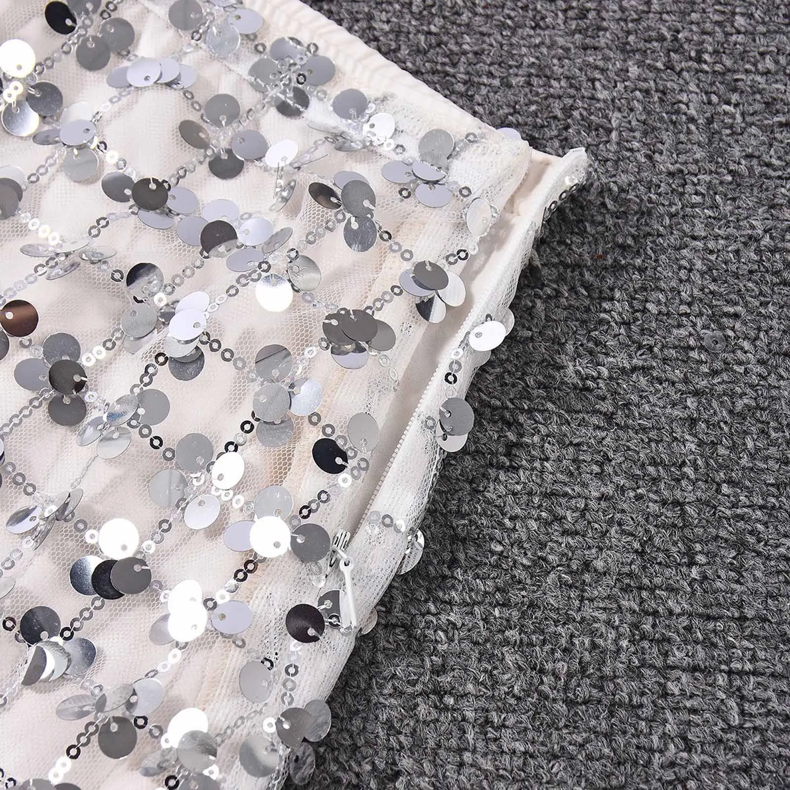Mini-jupes à paillettes scintillantes Y2K pour femmes, vêtements de danse Rave en maille, doublure entièrement, fermeture éclair latérale, jupe trapèze pour fête d'anniversaire, boîte de nuit