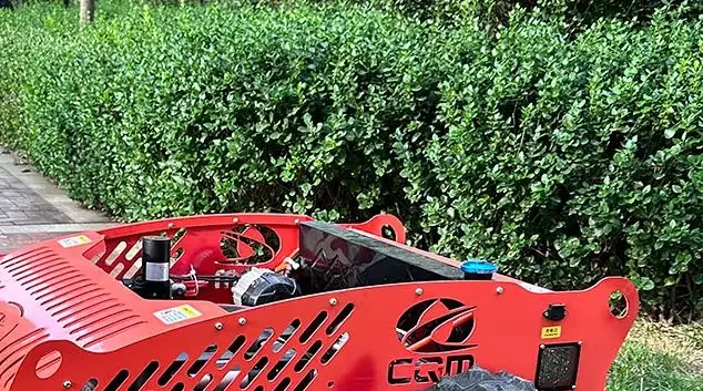 New Hot Selling RC Robot Lawn Mower Small Four-Stroke Electric Crawler Remote Control Lawn Mower