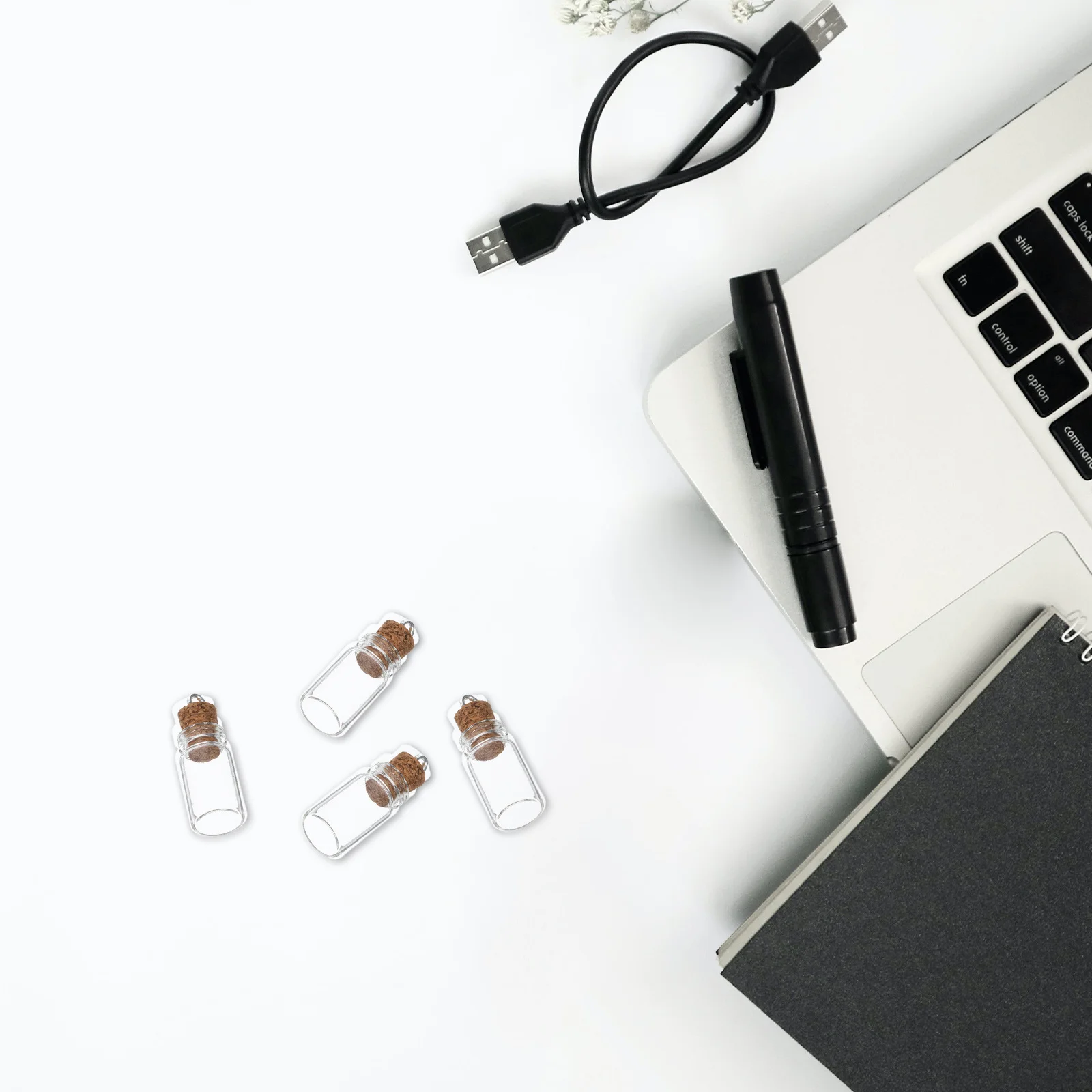 

50Pcs Glass Wish Bottles Mini Clear Jars Small Bottles Cork Stoppers DIY Message Pendant Wedding Party Decoration