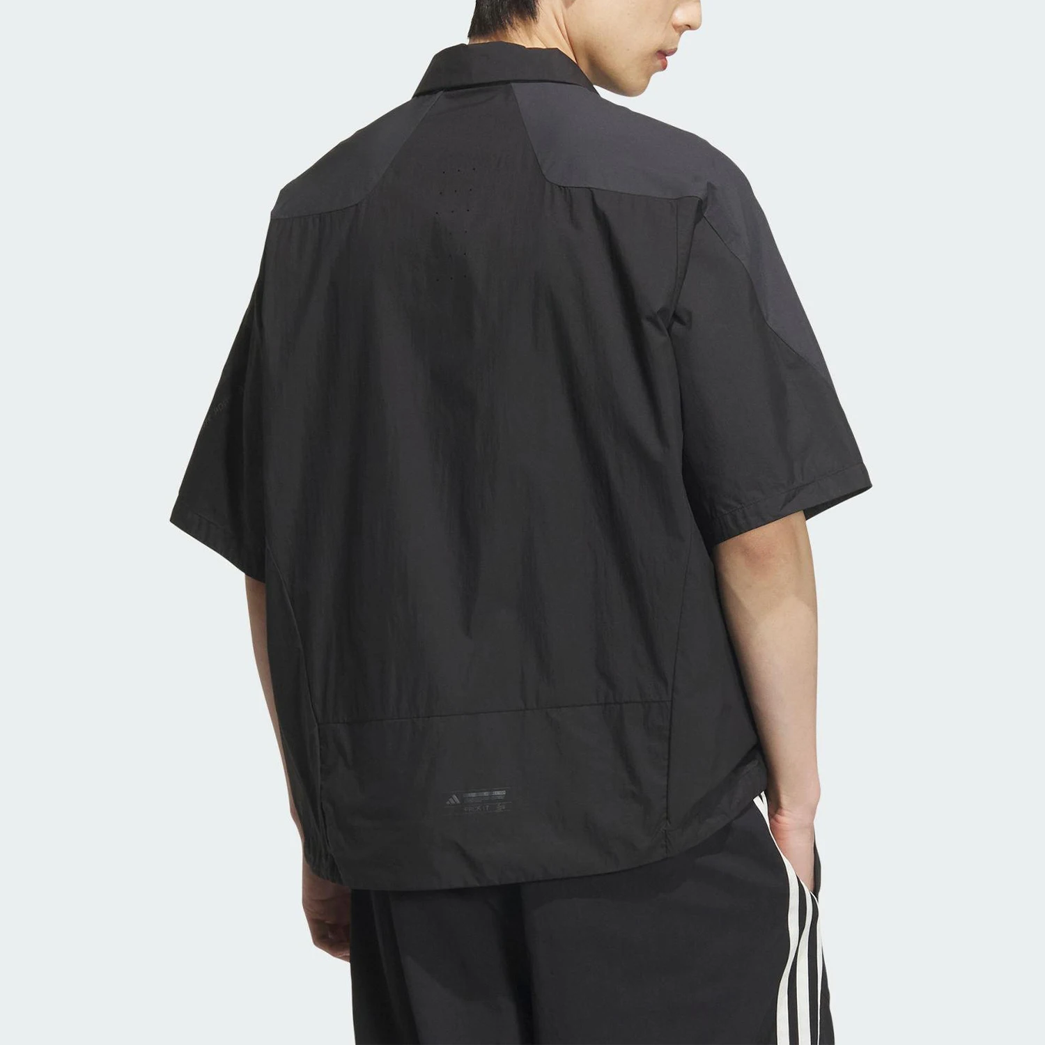 Adidas Genuine TH LW SHIRT Men's Loose Woven Sport Shirt JZ8404